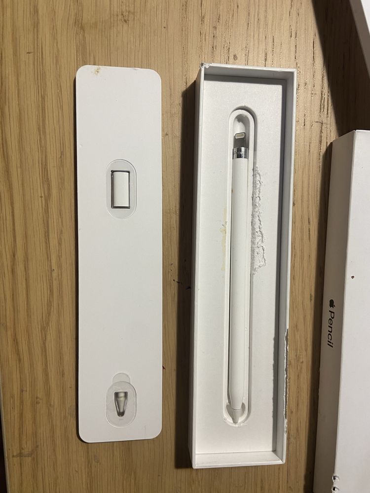 Apple pencil 1 bez gwarancji jak nowy tylko pudelko uszkodzone