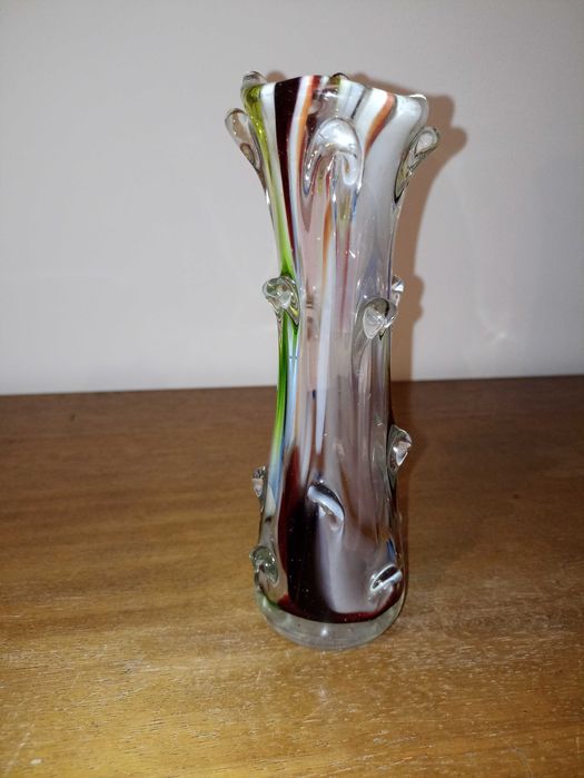 Sprzedam wazon, szkło kolorowe wys. 22 cm. Cena 80 zł.