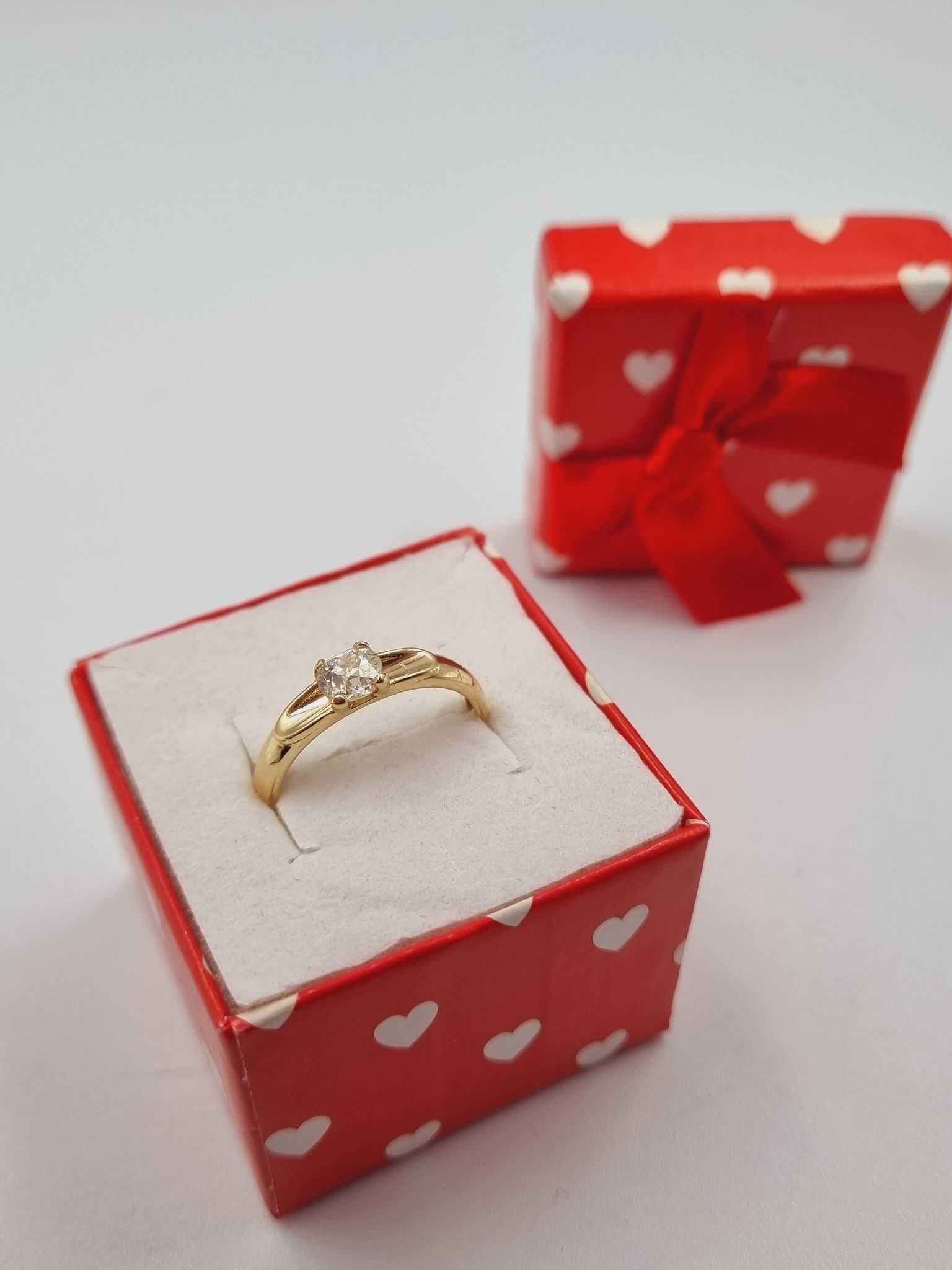 Pierścionek z brylantem 0,52 ct / CERTYFIKAT!