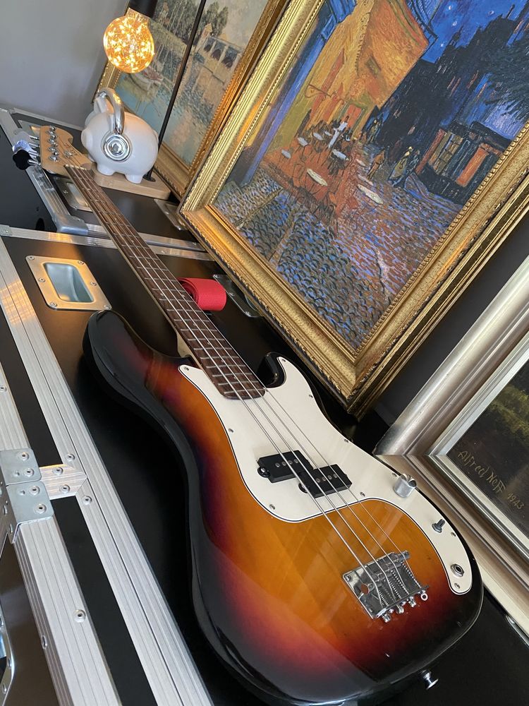 Gitara basowa w dobrym stanie