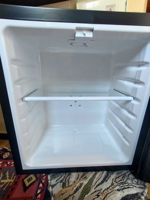 Lodówka Silent Cool Klarstein - 30L / 23db czarna