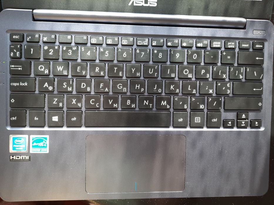 Ноутбук Asus VivoBook E203MA (на відновлення)