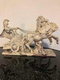 Фарфоровая статуэтка Римская колесница