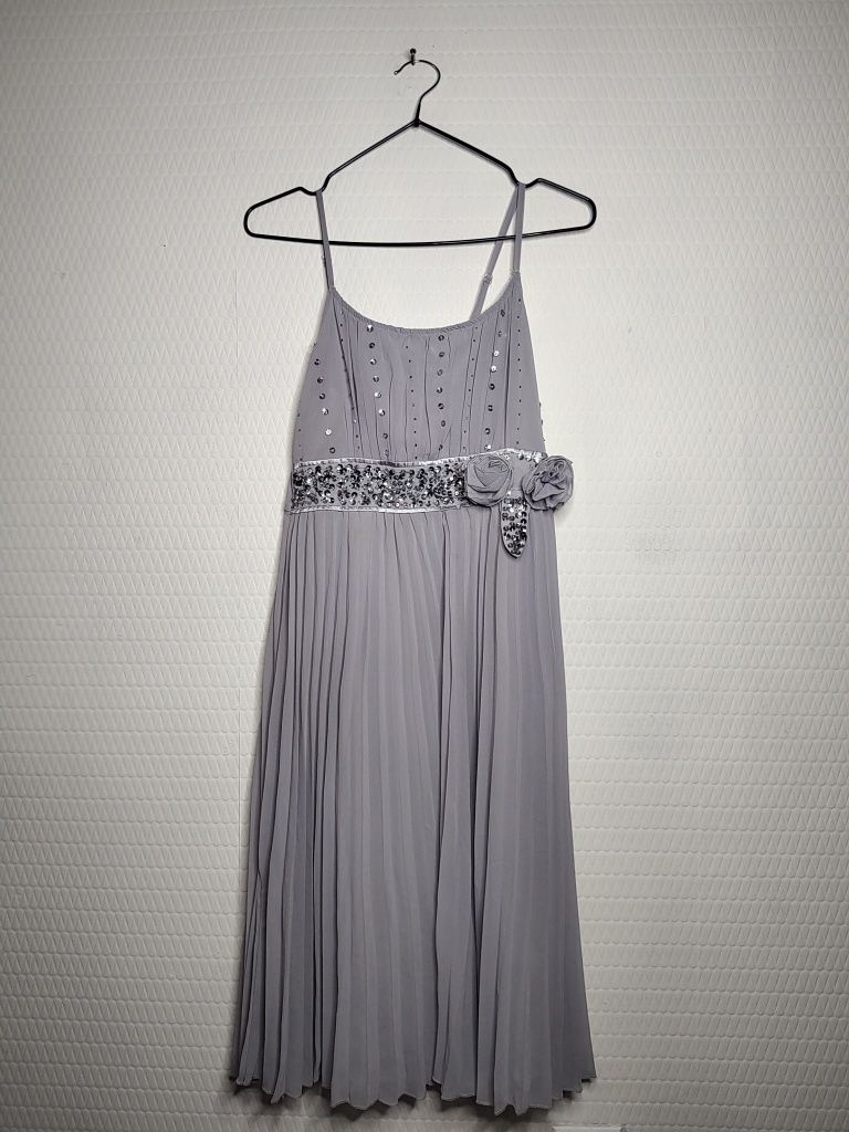 Elegancka sukienka plisowana szara, srebrna rozmiar M