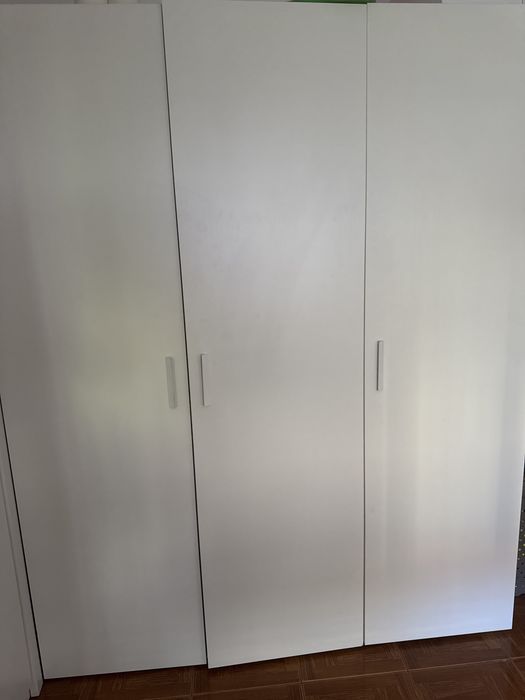 Roupeiro ikea semi novo