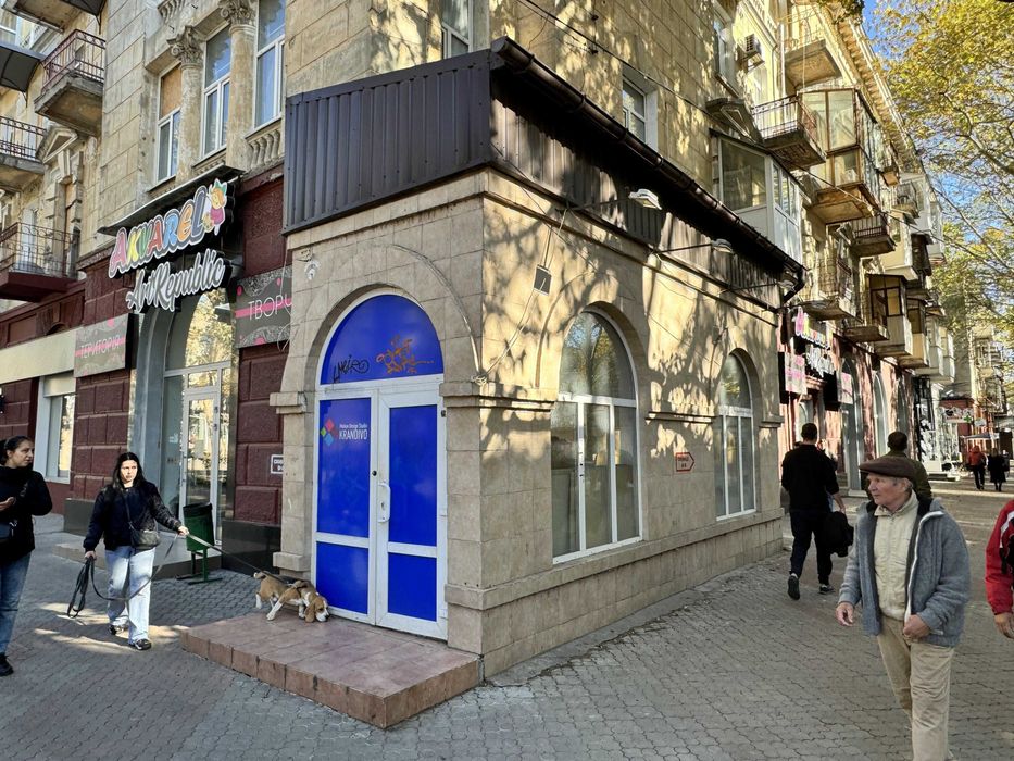 Соборна/Спаська 250 кв.м. прохідняк ціна 40000 грн/міс