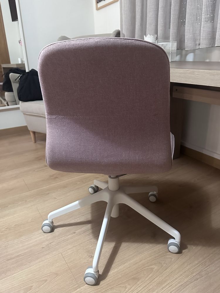 Cadeira de escritorio ikea cor de rosa