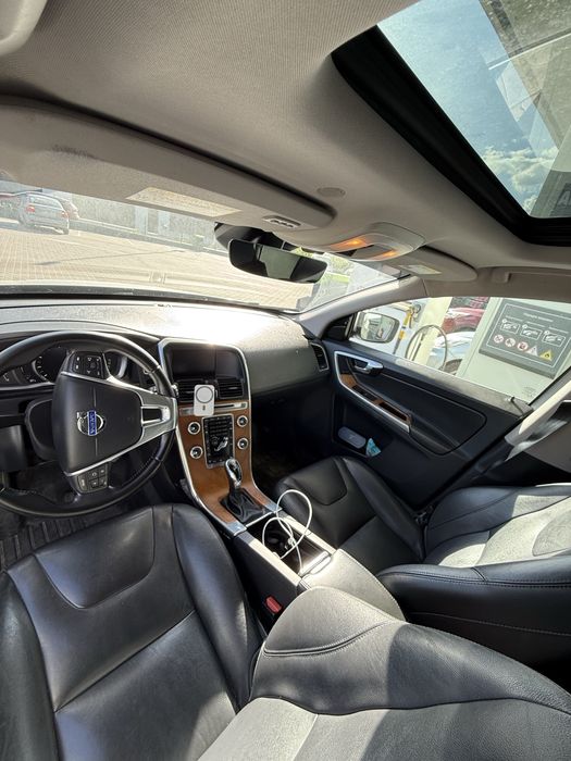 Volvo XC60 2016 2.0 бензин