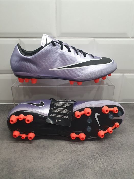 Półprofesjonalne Pro korki Nike Mercurial Veloce II AG-R