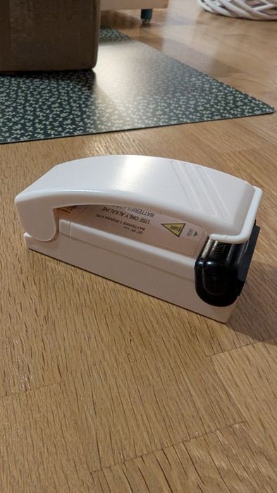 Mini zgrzewarka do folii na baterie