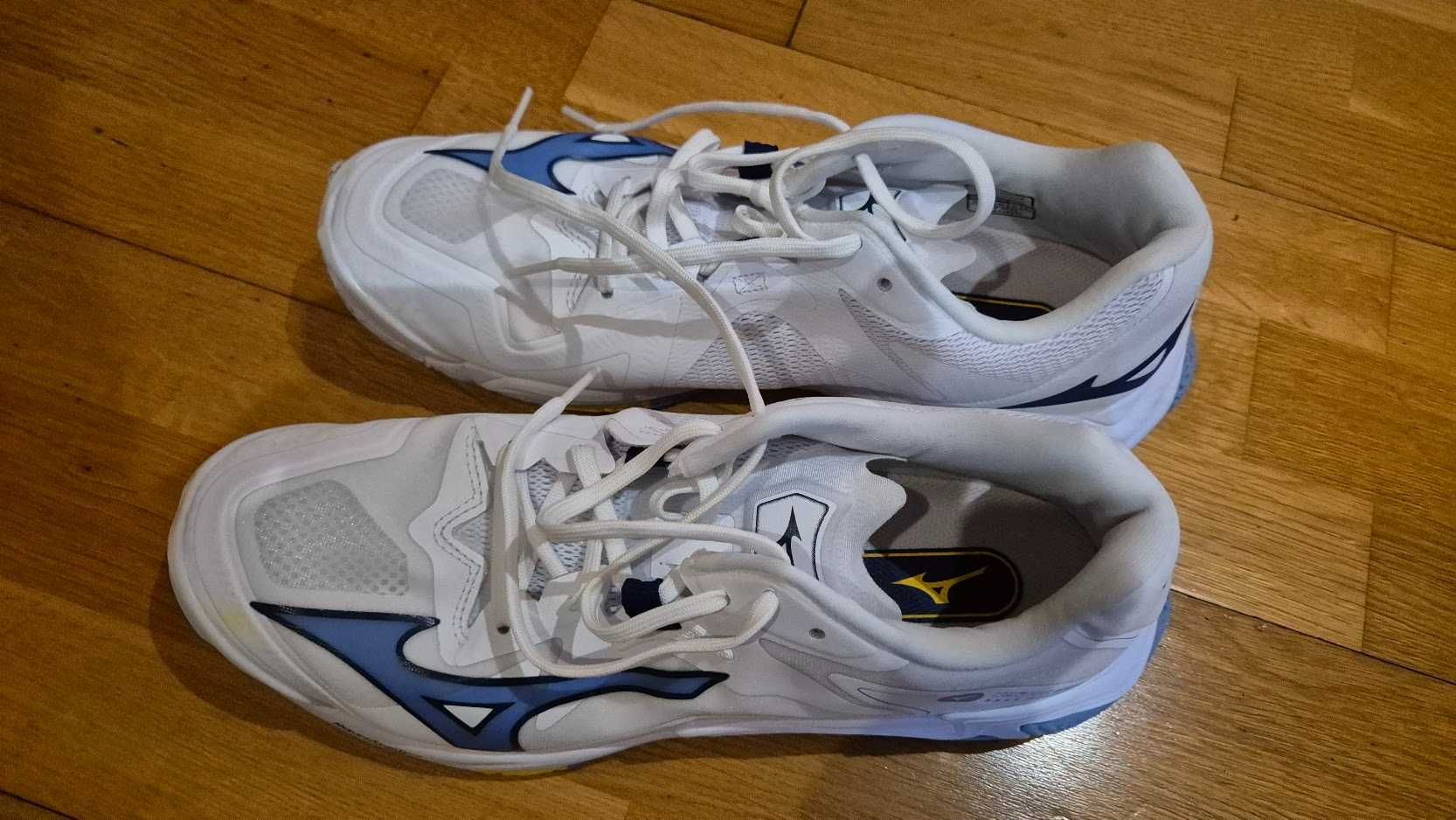 Sapatilhas Indoor Mizuno Wave Lightning Z (tamanho 43)