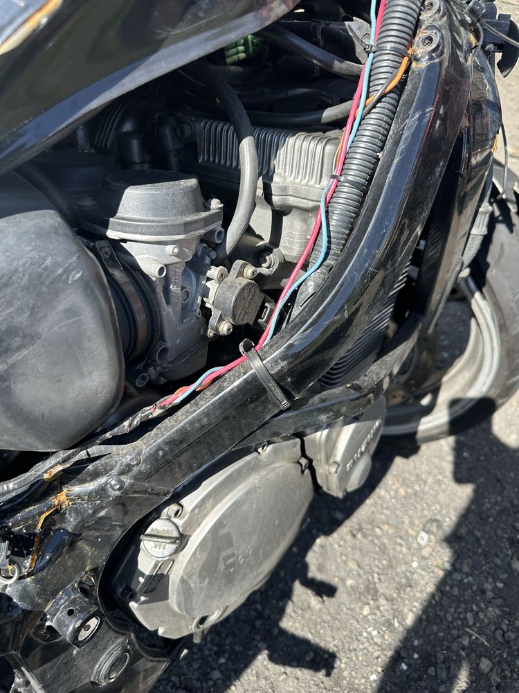 Suzuki gsxf 750 jajko rok 2000