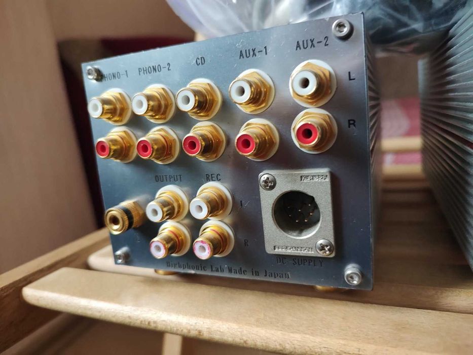 Ламповый предварительный усилитель Highphonic HCA-10