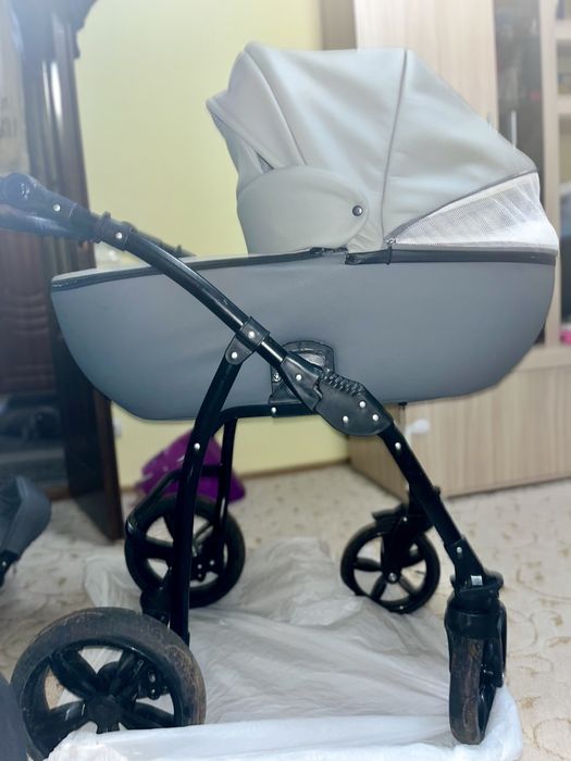 Продам коляску 2 в 1. В користуванні була 4,5 місяців