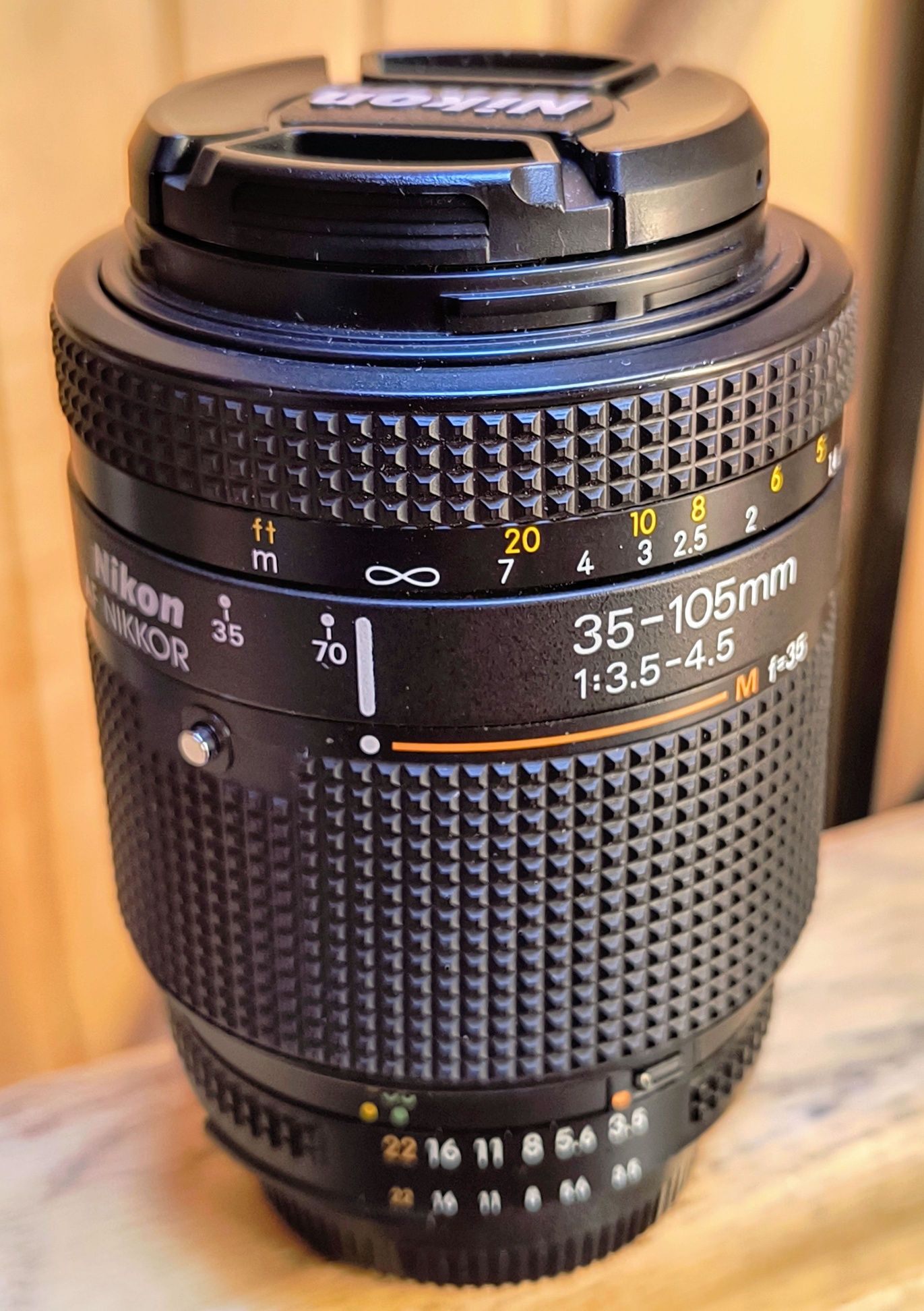 Nikon AF Nikkor 35-105mm 1:3.5-4.5 (MKII)  (ideal)