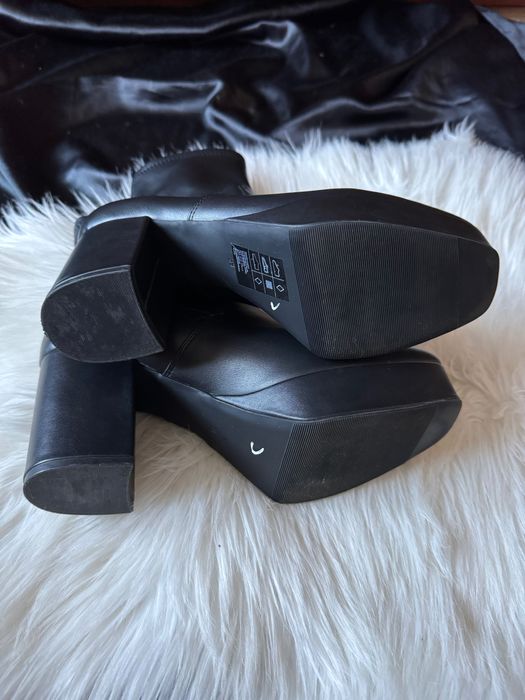 Жіночі стильні ботильйони