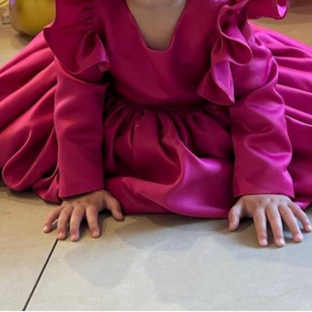 Продам красивое платье, в стиле Barbie
Платье шили на заказ за 150