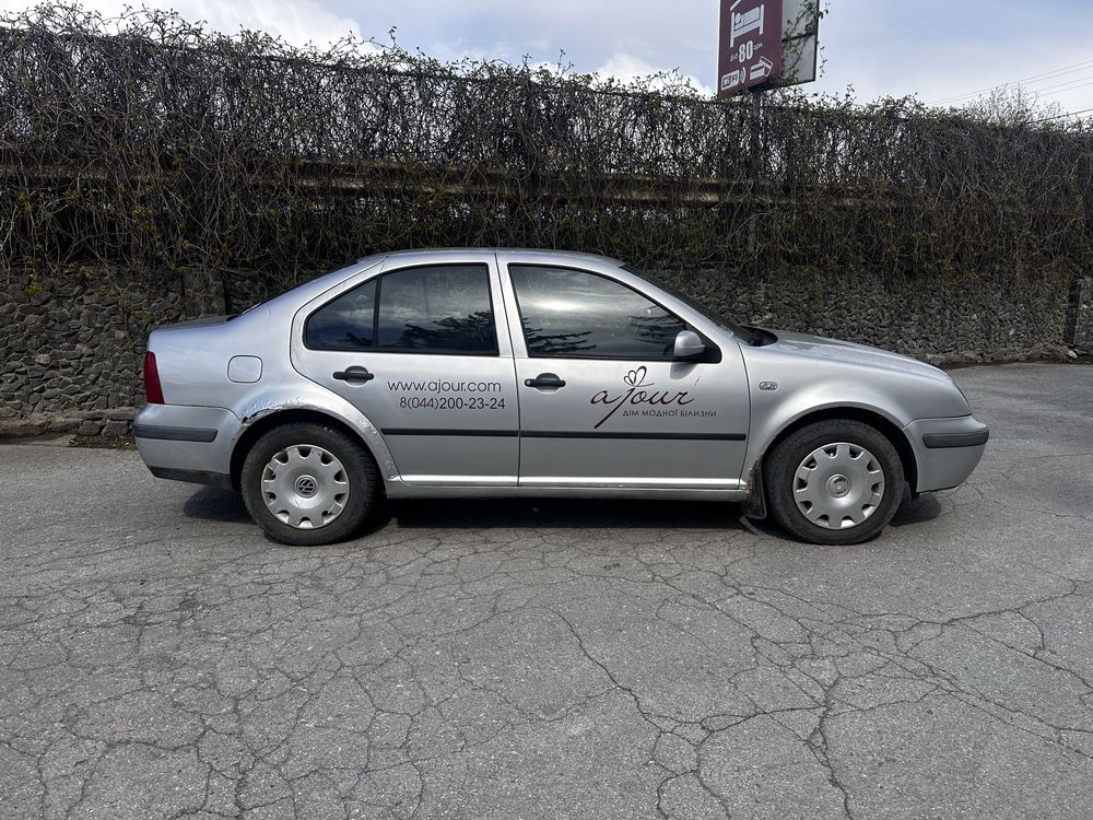 Volkswagen bora. 1.6 MPI