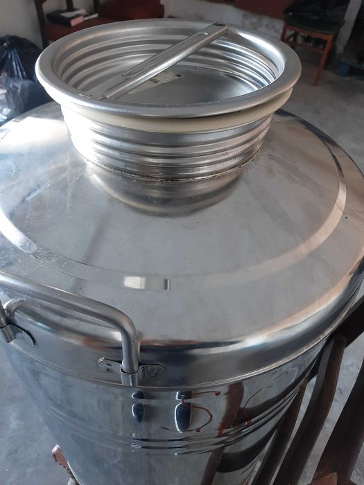 Depósito em inox para azeite 100 L.