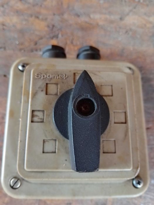 Rozłącznik czterobiegunowy