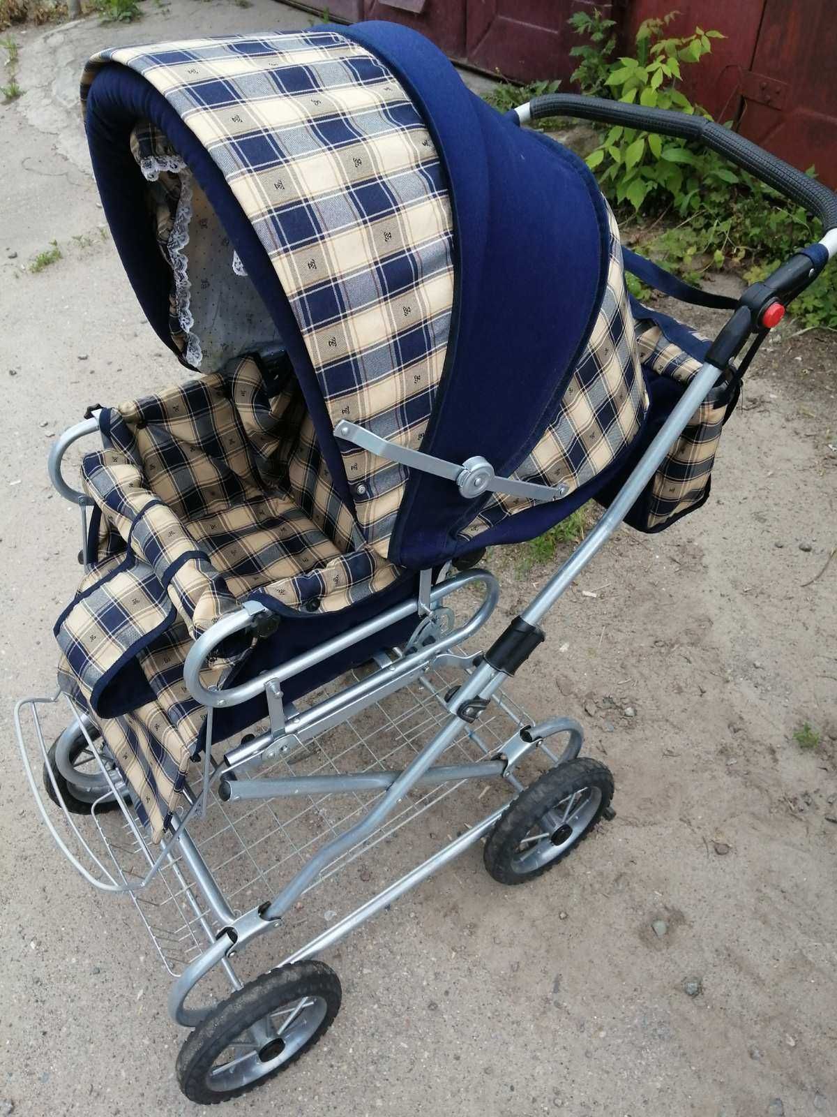 Детская коляска универсал