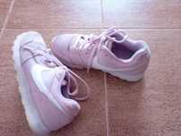 Ténis Nike cor rosa claro – Tamanho 38