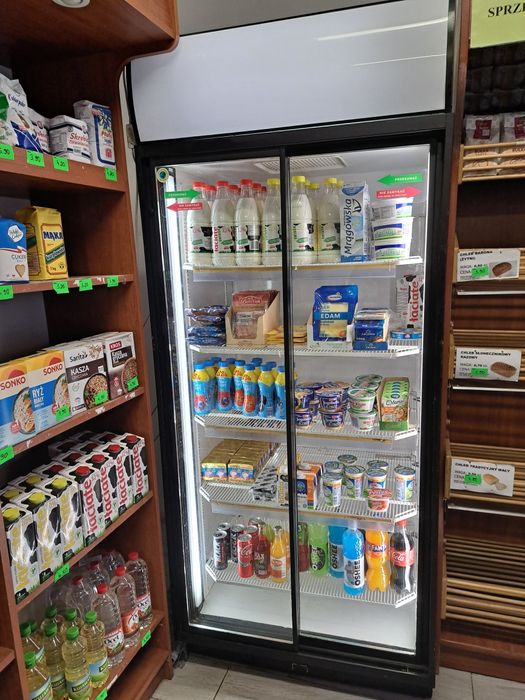 Lodówka witryna sklepowa