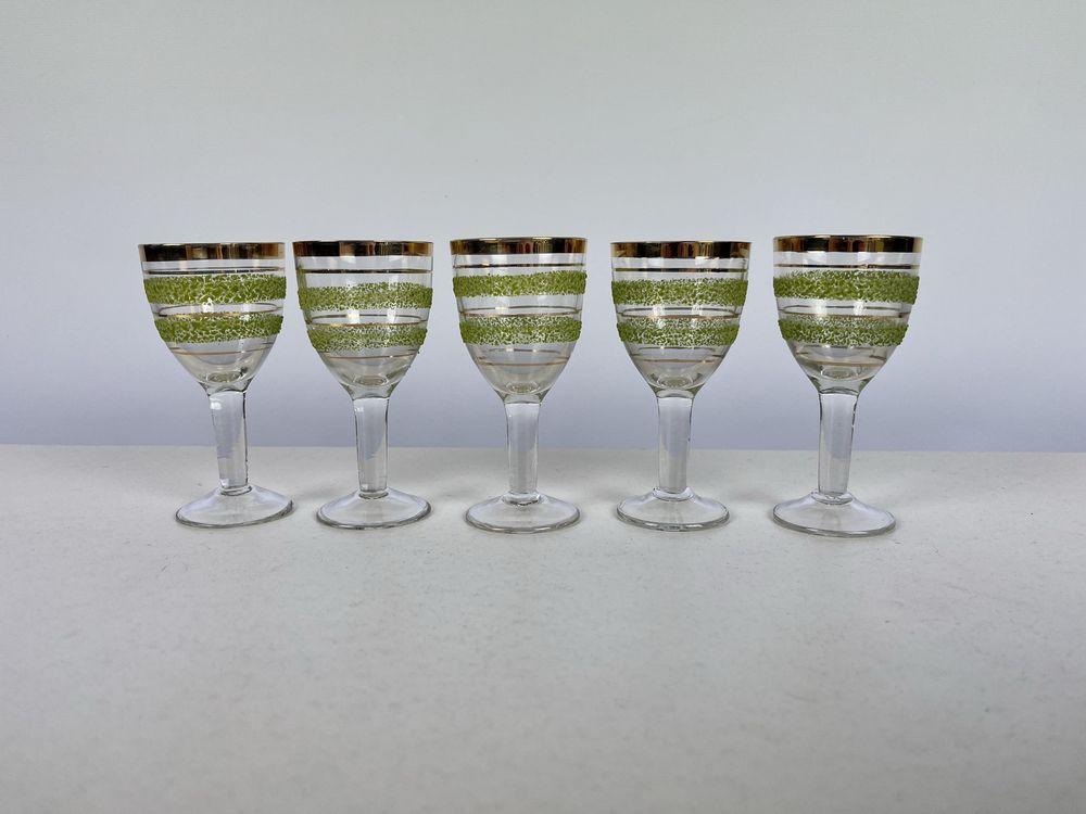Рюмки бокалы фужеры ссср с позолотой и зеленым стеклянным напылением