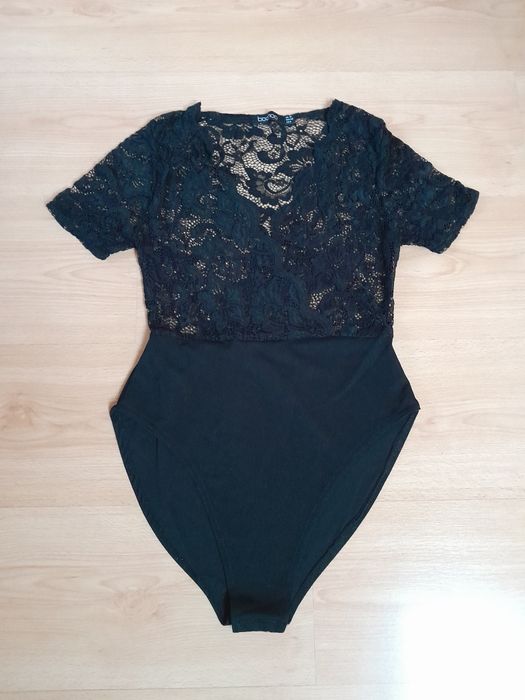 Koronkowe body z boohoo