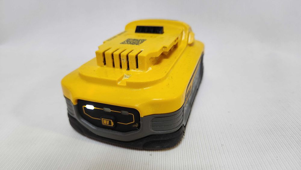 100% Оригинал Акумулятор батарея Dewalt з США DCB P520 POWER STARK