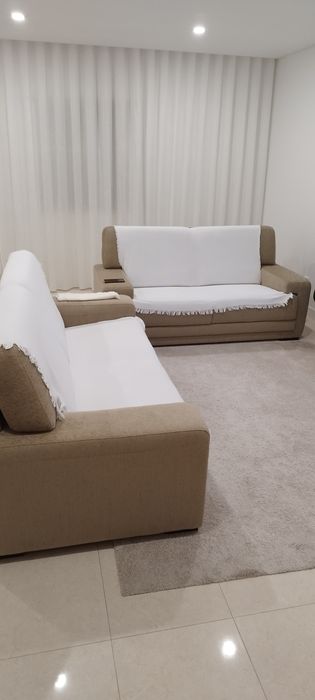 2 Sofás marca LAURINI