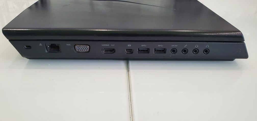 Ноутбук Alienware  17.3" Core i7 3 gen 16Gb/64GbSSD+1000Gb/Nvidia 2 GB