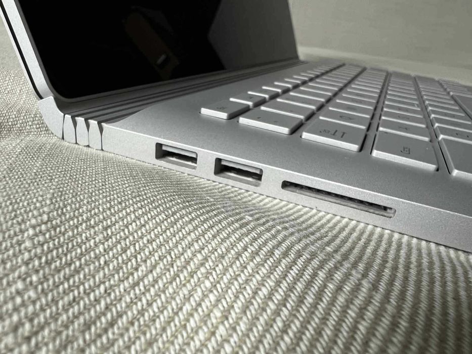 Microsoft Surface Book 3 – i7, 16GB RAM, Windows 11 Pro