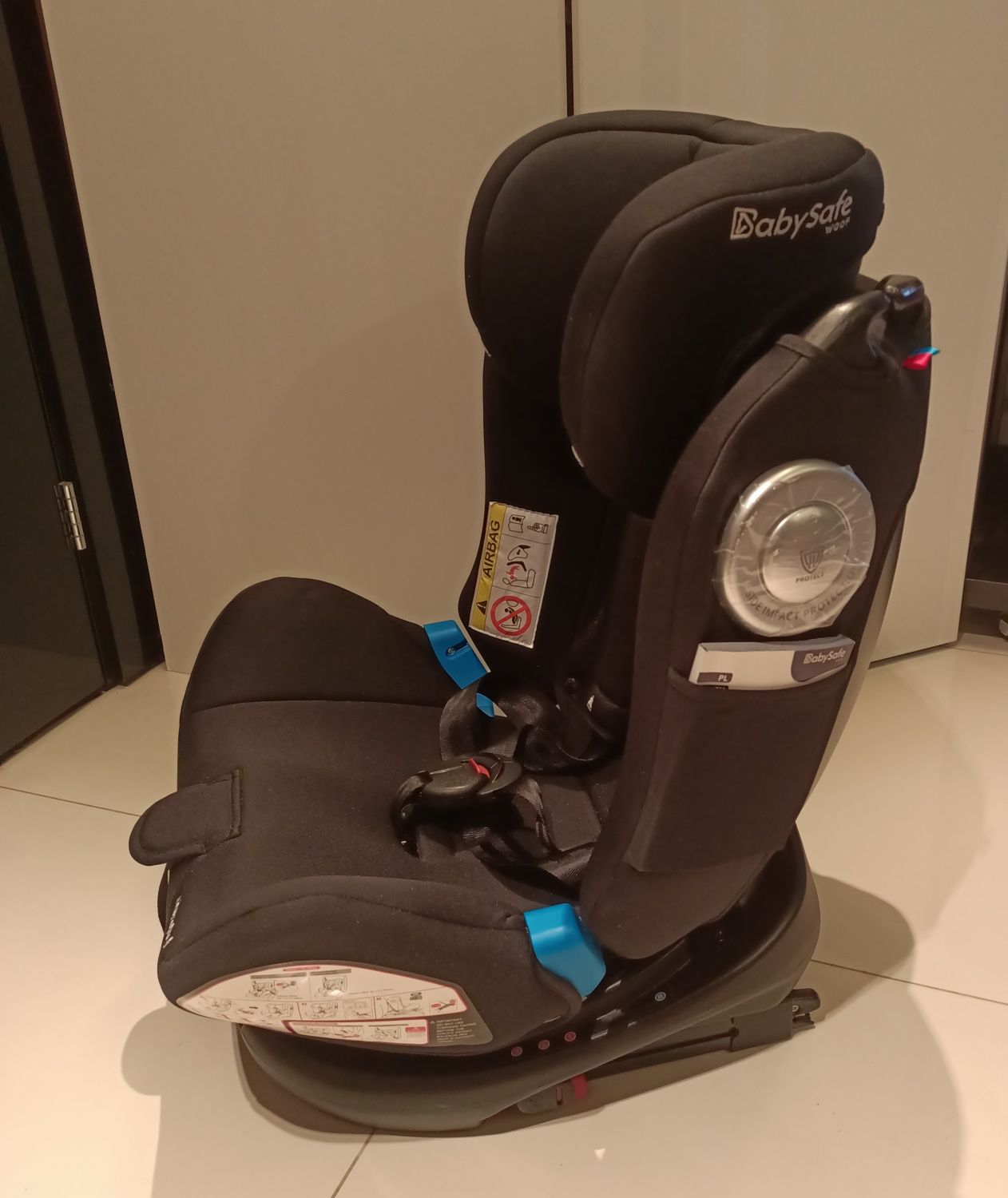 NOWY Fotelik samochodowy na isofix obrotowy 360 st Babysafe Labrador 0