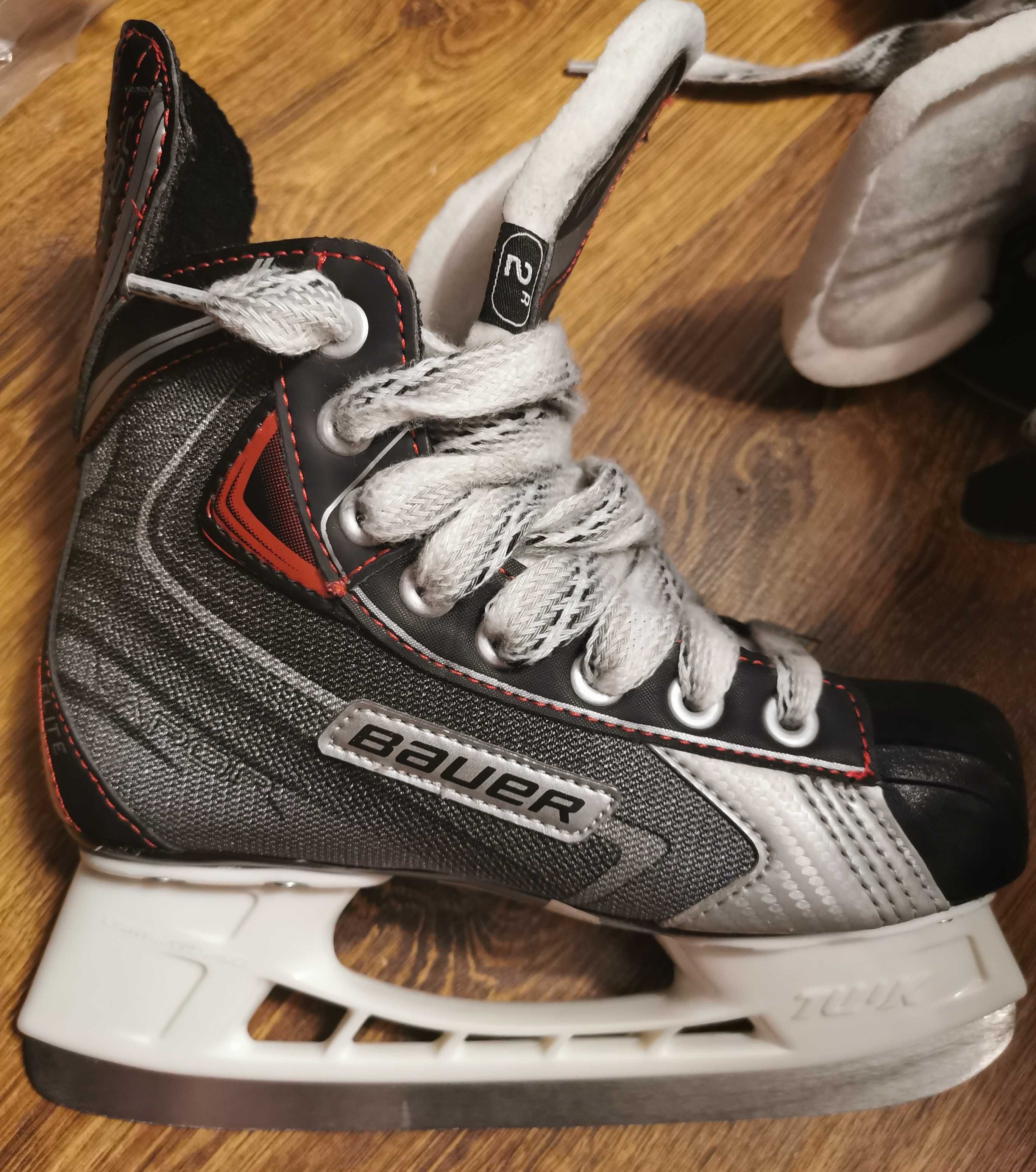 Bauer Vapor Elite Profesjonalne Łyżwy hokejowe chłopięce Hokejówki 35