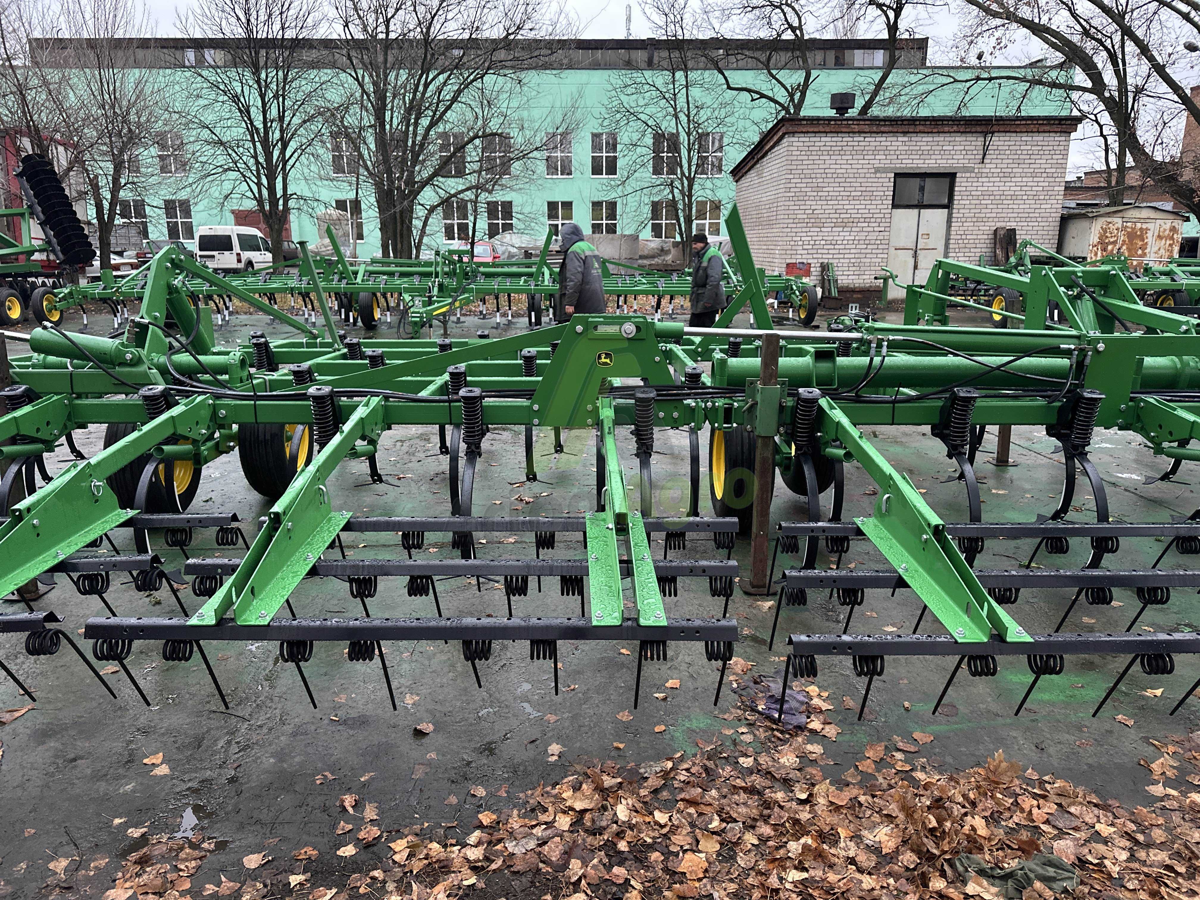 Культиватор Джон Дір 980 John Deere шириною 13 метрів