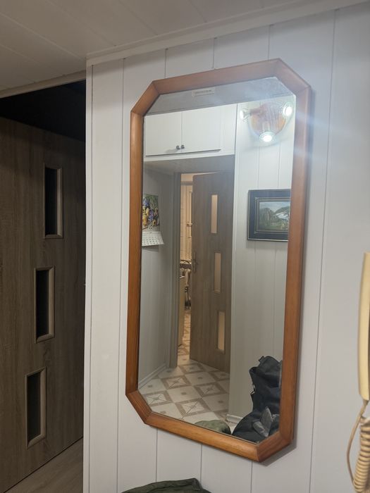 Lustro na sciane dębowe