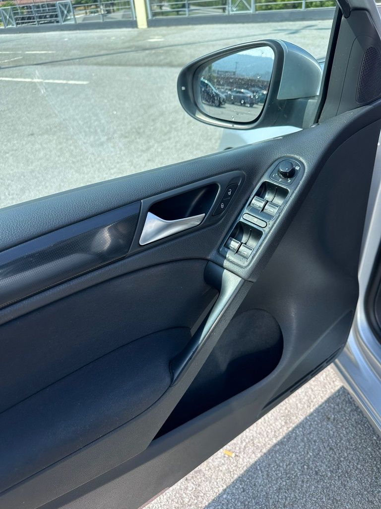 VW Golf. 1.6 TDI confortline