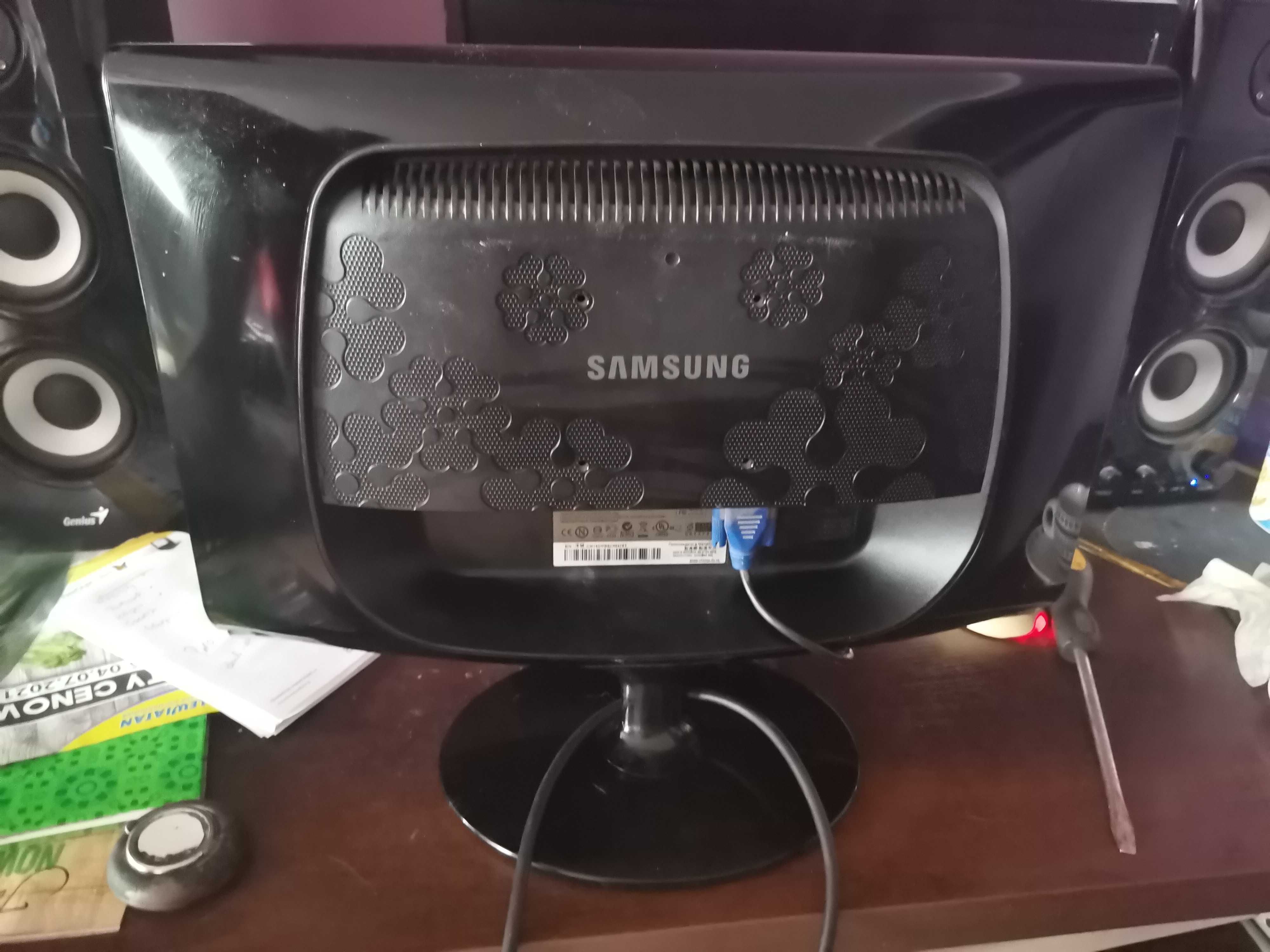 Sprzedam monitor,,19"Samsung 933SN
