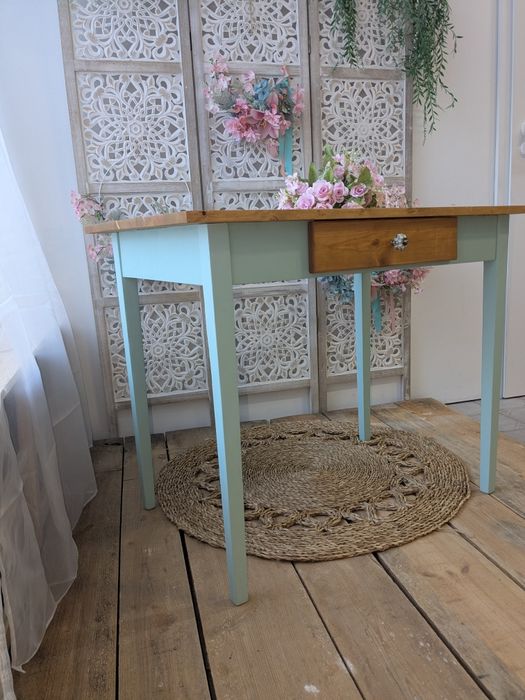 Stół kuchenny z szufladką z czasów PRL