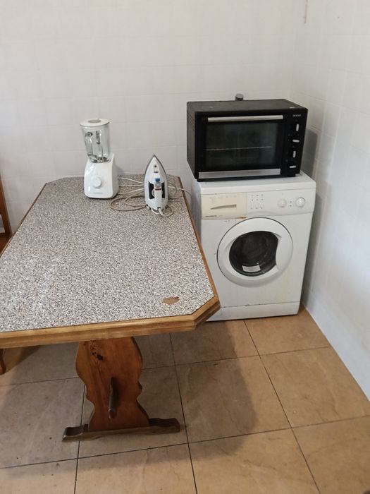 Mesa de cozinha e outros