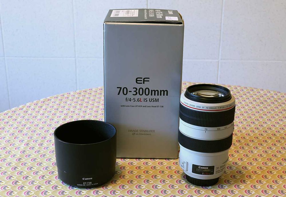 Canon EF 70-300/4-5.6L IS completa e em excelente estado