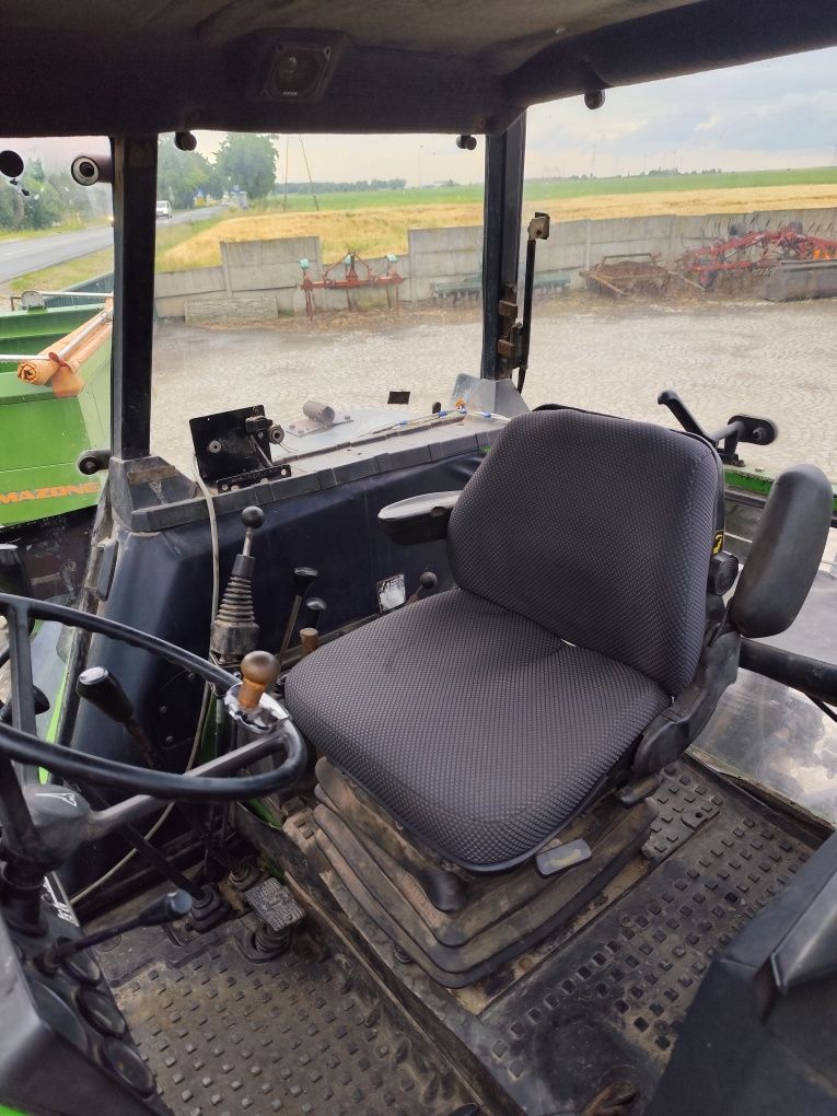 Deutz-Fahr DX90 na wąskich oponach
