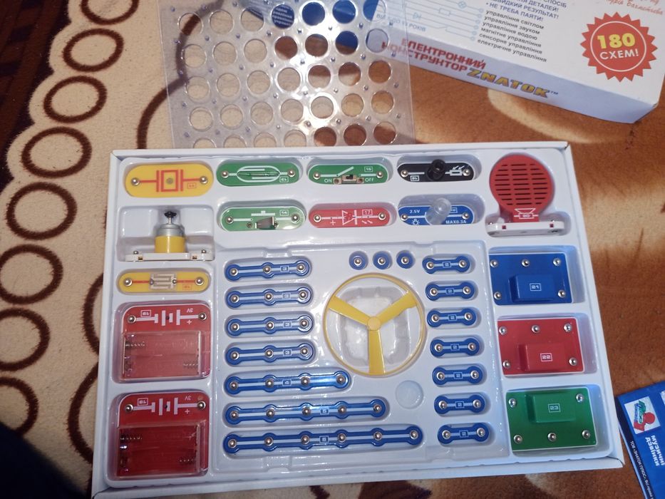 Електронний конструктор znatok