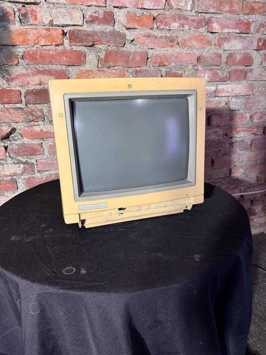 Commodore 1084S-D1 monitor retro CRT – uszkodzony, do naprawy