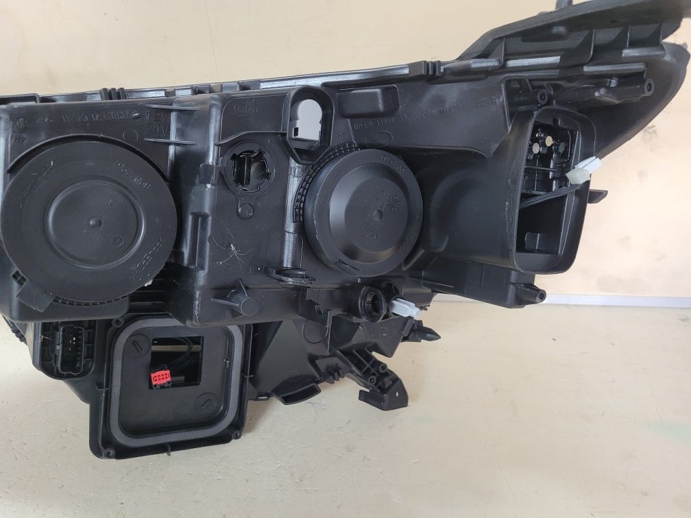 Renault Megane IV 4 lampa prawa