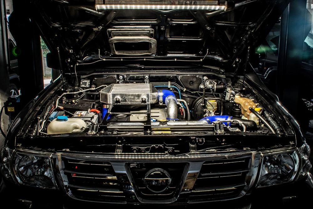 Stelaż intercoolera y61 m57 nissan patrol intercooler mocowanie