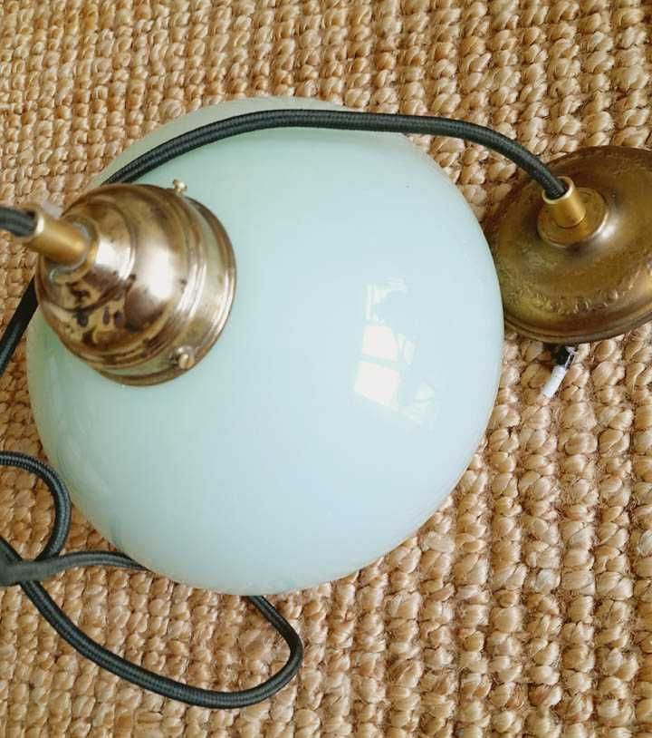 Lampa wisząca nad stół z mosiężnymi elementami