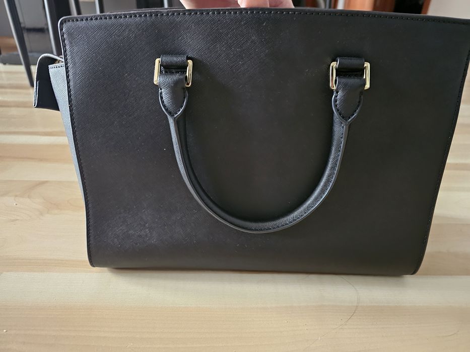 Torebka kuferek Michael Kors