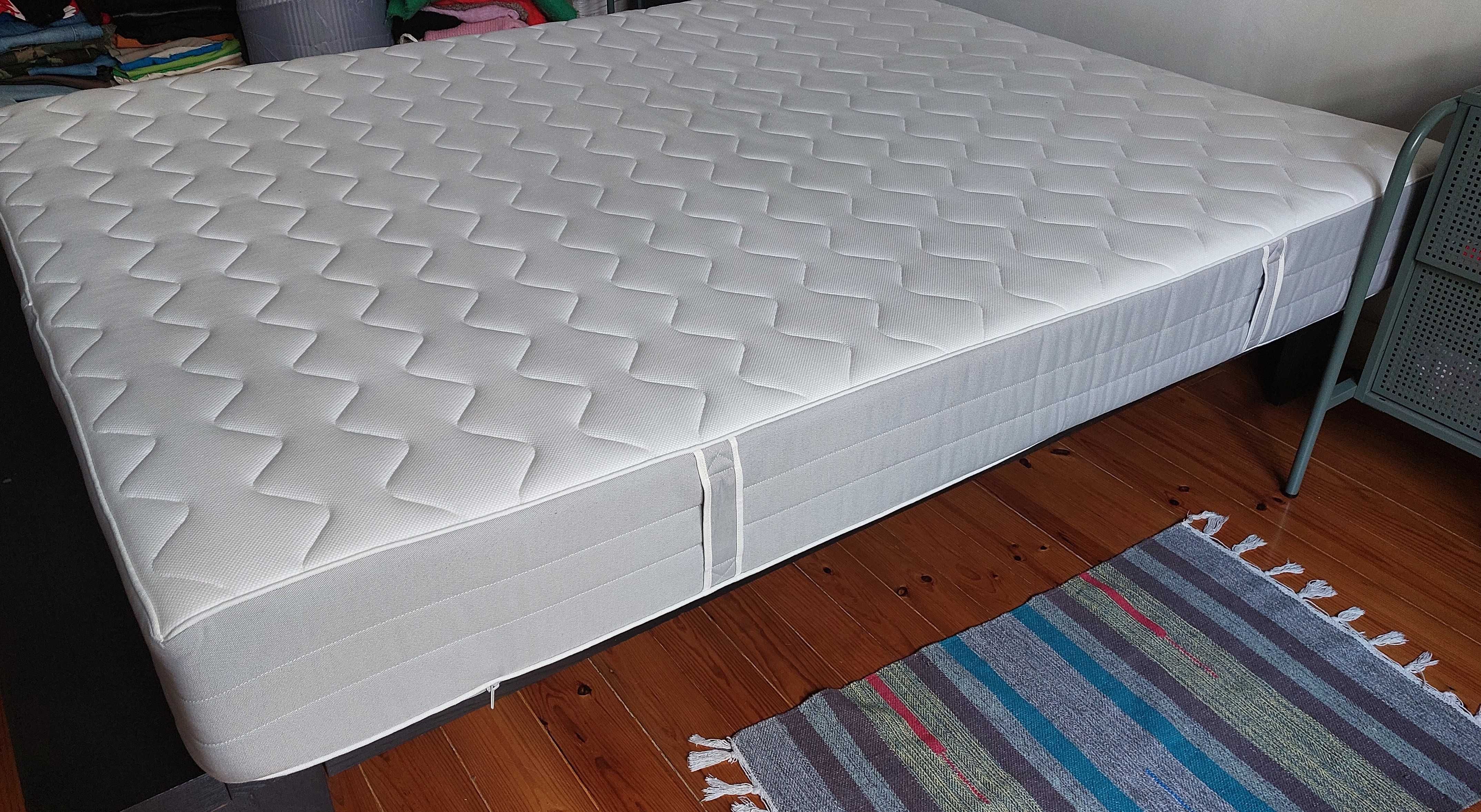 Colchão IKEA em muito bom estado 200cmX160cmX20cm